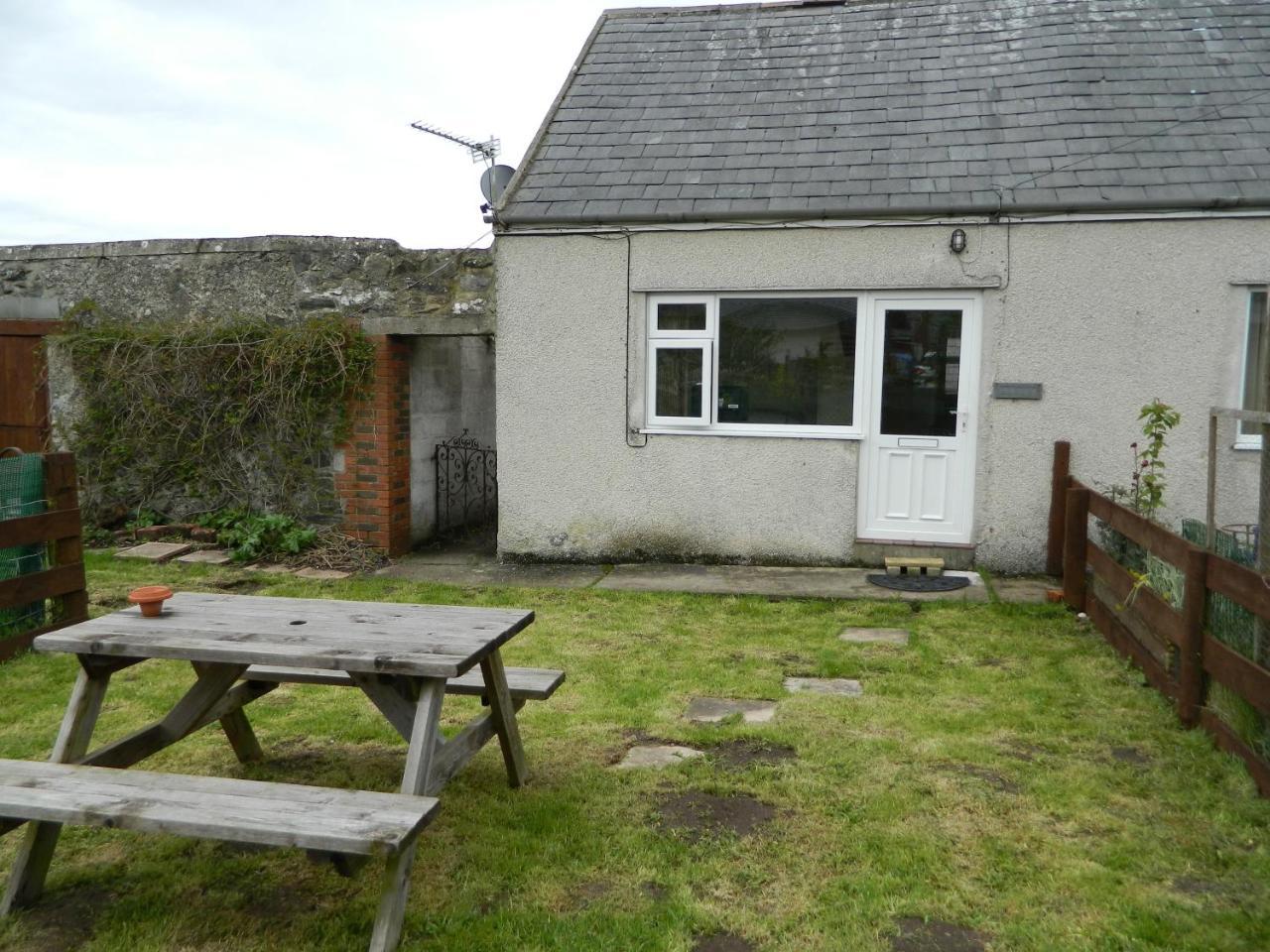 Taldrwst Farmhouse Beaumaris Oda fotoğraf